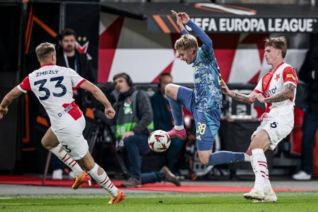 PRAGUE - (l-r) Ondrej Zmrzly of Slavia Prague, Kristian Hlynsson of Ajax, Conrad Wallem of Slavia Prague during the UEFA Europa league match between SK Slavia Prague and Ajax Amsterdam at the Eden Arena on Oct. 3, 2024 in Prague, Czech Republic. ANP JEROEN PUTMANS UEFA Europa League match day 2 2024 25 xVIxANPxSportx xxANPxIVx 510013073 originalFilename: 510013073.jpg