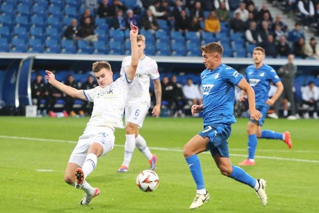 03.10.2024, xtvx, Fussball UEFA Europa League, TSG 1899 Hoffenheim - Dynamo Kiev emspor, v.l. Zweikampf, Duell, duel, tackle, compete Taras Mykhavko (FC Dynamo Kyiv) Tom Bischof (TSG 1899 Hoffenheim) (DFL DFB REGULATIONS PROHIBIT ANY USE OF PHOTOGRAPHS as IMAGE SEQUENCES and or QUASI-VIDEO) Sinsheim