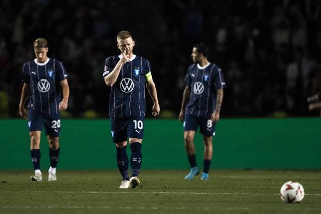 241003 Anders Christiansen of Malmö FF looks dejected after the 1-0 goal during the UEFA Europa League football match between Qarabag and Malmö FF on October 3, 2024 in Baku. Photo: Petter Arvidson BILDBYRAN kod PA PA0893 fotboll football soccer fotball uefa europa league qarabag malmö ff bbeng depp Copyright: PETTERxARVIDSON BB241003PA073