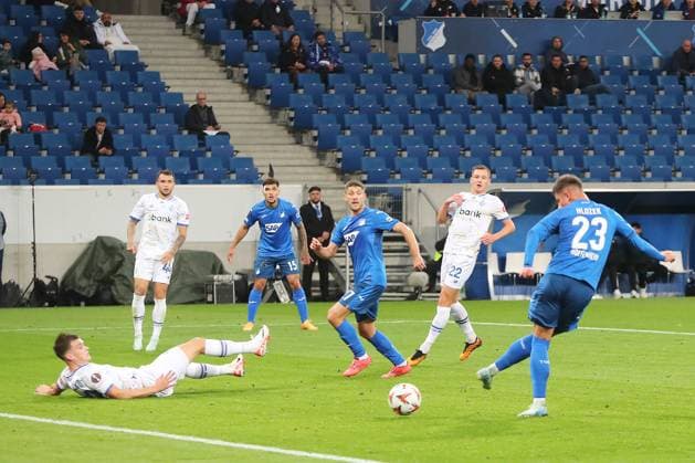 Sport Themen der Woche KW40 Sport Bilder des Tages 03.10.2024, xtvx, Fussball UEFA Europa League, TSG 1899 Hoffenheim - Dynamo Kiev emspor, v.l. Goal scored, Tor zum 1:0< Adam Hlozek (TSG 1899 Hoffenheim) Torwart (DFL DFB REGULATIONS PROHIBIT ANY USE OF PHOTOGRAPHS as IMAGE SEQUENCES and or QUASI-VIDEO) Sinsheim *** 03 10 2024, xtvx, Football UEFA Europa League, TSG 1899 Hoffenheim Dynamo Kiev emspor, v l Goal scored, Goal to 1 0 Adam Hlozek TSG 1899 Hoffenheim Goalkeeper DFL DFB REGULATIONS PROHIBIT ANY USE OF PHOTOGRAPHS as IMAGE SEQUENCES and or QUASI VIDEO Sinsheim