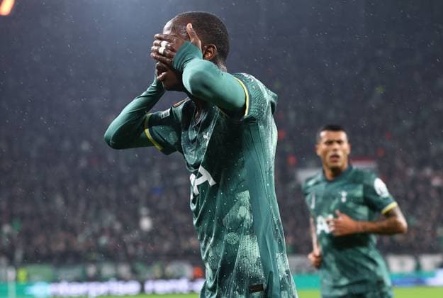 Pape Sarr of Tottenham Hotspur celebrates scoring the opening goal Ferencvaros v Tottenham Hotspur, UEFA Europa League, Group Stage, Football, Groupama Arena, Budapest, Hungary, 03 Oct 2024 EDITORIAL USE ONLY No use with unauthorised audio, video, data, fixture lists, club league logos or live services. Online in-match use limited to 120 images, no video emulation. No use in betting, games or single club league player publications. Copyright: xMichaelxZemanek Shutterstockx 14750796k