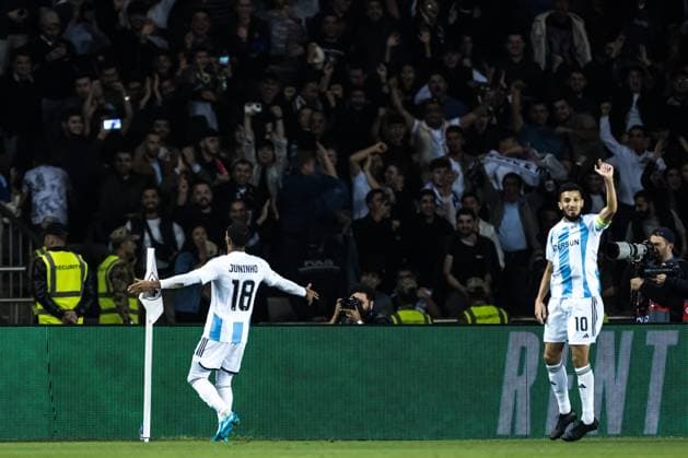 241003 Juninho of Qarabag celebrates the 1-0 goal during the UEFA Europa League football match between Qarabag and Malmö FF on October 3, 2024 in Baku. Photo: Petter Arvidson BILDBYRAN kod PA PA0893 fotboll football soccer fotball uefa europa league qarabag malmö ff bbeng jubel Copyright: PETTERxARVIDSON BB241003PA075