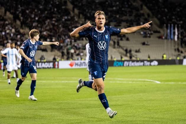 241003 Erik Botheim of Malmö FF celebrates after scoring the 1-1 goal during the UEFA Europa League football match between Qarabag and Malmö FF on October 3, 2024 in Baku. Photo: Petter Arvidson BILDBYRAN kod PA PA0893 fotboll football soccer fotball uefa europa league qarabag malmö ff bbeng Copyright: PETTERxARVIDSON BB241003PA081