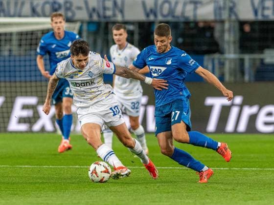 Mykola Shaparenko (Dynamo Kiew 10), 1899 Hoffenheim, 27), Zweikampf, GER, TSG 1899 Hoffenheim vs. Dynamo Kiew, Fussball, UEFA Europa League, Spieltag 2, Saison 2024 2025, 03.10.2024 GER, TSG 1899 Hoffenheim vs. Dynamo Kiew, Fussball, UEFA Europa League, Spieltag 2, Saison 2024 2025, 03.10.2024 Sinsheim Copyright: xEibner-Pressefoto FlorianxSchustx EP_FSU