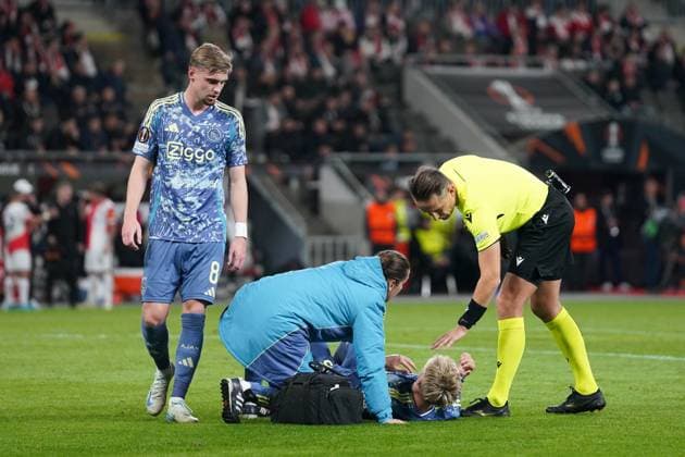 PRAGUE, 03-10-2024 , Eden Arena, football, UEFA Europa League, season 2024 2025, Match between Slavia Praag and Ajax , Ajax player Kristian Hlynsson injured Slavia Praag - Ajax  x26382376x Copyright: