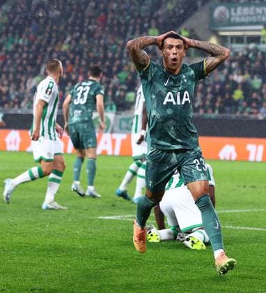 Pedro Porro of Tottenham Hotspur reacts after missing scoring Ferencvaros v Tottenham Hotspur, UEFA Europa League, Group Stage, Football, Groupama Arena, Budapest, Hungary, 03 Oct 2024 EDITORIAL USE ONLY No use with unauthorised audio, video, data, fixture lists, club league logos or live services. Online in-match use limited to 120 images, no video emulation. No use in betting, games or single club league player publications. Copyright: xMichaelxZemanek Shutterstockx 14750796l