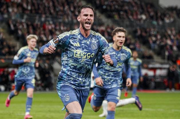 PRAGUE - Branco van den Boomen of Ajax celebrates the 0-1 during the UEFA Europa league match between SK Slavia Prague and Ajax Amsterdam at the Eden Arena on Oct. 3, 2024 in Prague, Czech Republic. ANP JEROEN PUTMANS netherlands out - belgium out Praag xVIxxIVx 510014486 originalFilename: 0766870286st.jpg