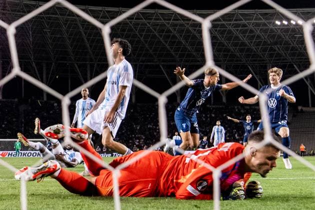 241003 Erik Botheim of Malmö FF celebrate with Oliver Berg after scoring the 1-1 goal against goalkeeper Fabijan Buntic of Qarabag during the UEFA Europa League football match between Qarabag and Malmö FF on October 3, 2024 in Baku. Photo: Petter Arvidson BILDBYRAN kod PA PA0893 fotboll football soccer fotball uefa europa league qarabag malmö ff bbeng jubel depp Copyright: PETTERxARVIDSON BB241003PA112
