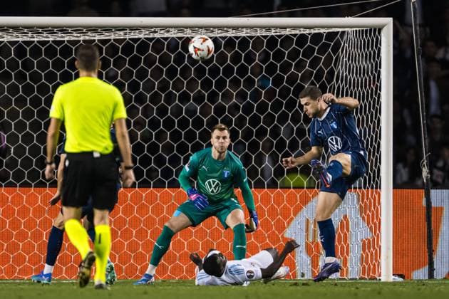 241003 Goalkeeper Ricardo Friedrich and Gabriel Busanello of Malmö FF during the UEFA Europa League football match between Qarabag and Malmö FF on October 3, 2024 in Baku. Photo: Petter Arvidson BILDBYRAN kod PA PA0893 fotboll football soccer fotball uefa europa league qarabag malmö ff bbeng Copyright: PETTERxARVIDSON BB241003PA151
