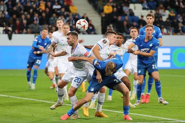 Sport Bilder des Tages 03.10.2024, xtvx, Fussball UEFA Europa League, TSG 1899 Hoffenheim - Dynamo Kiev emspor, v.l. Zweikampf, Duell, duel, tackle, compete Oleksandr Karavalev (FC Dynamo Kyiv) Max Moerstedt (TSG 1899 Hoffenheim) (DFL DFB REGULATIONS PROHIBIT ANY USE OF PHOTOGRAPHS as IMAGE SEQUENCES and or QUASI-VIDEO) Sinsheim