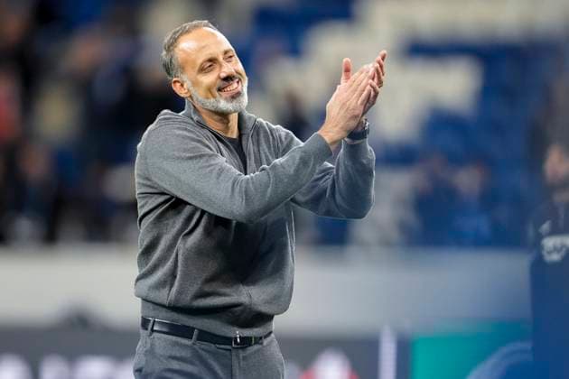 Pellegrino Matarazzo (Rino, Trainer, Cheftrainer, Hoffenheim), Einzelbild, Einzelfoto, Aktion, Action, Jubel nach dem Schlusspfiff, Freude über den Sieg, Sieger, Gewinner, jubelt, jubeln, fröhlich, positiv, freut sich, freuen, optimistisch, Highlight, Action, Aktion, 03.10.2024, Sinsheim (Deutschland), Fussball, UEFA Europa League, Gruppenphase, TSG 1899 Hoffenheim - Dynamo Kiew, REGULATIONS PROHIBIT ANY USE OF PHOTOGRAPHS AS IMAGE SEQUENCES AND OR QUASI-VIDEO.