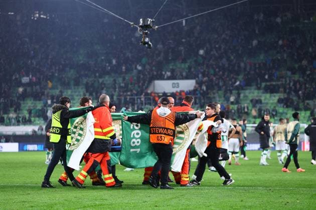 Sport Themen der Woche KW40 Sport Bilder des Tages Raul Gustavo of Ferencvaros is taken off the field of play on the stretcher Ferencvaros v Tottenham Hotspur, UEFA Europa League, Group Stage, Football, Groupama Arena, Budapest, Hungary, 03 Oct 2024 EDITORIAL USE ONLY No use with unauthorised audio, video, data, fixture lists, club league logos or live services. Online in-match use limited to 120 images, no video emulation. No use in betting, games or single club league player publications.  Copyright: xMichaelxZemanek Shutterstockx 14750796ba