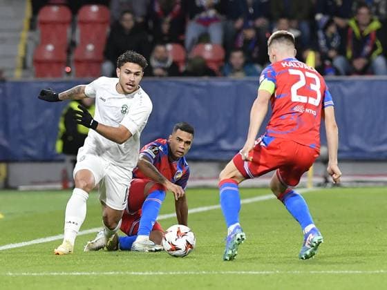 L-R Cadu (Razgrad) and Lukas Kalvach (Plzen) in action during the Football Europa League 2nd round match Viktoria Plzen vs Ludogorec Razgrad in Pilsen, Czech Republic, October 3, 2024. (CTKxPhoto MiroslavxChaloupka) CTKPhotoP2024100307464  CTKPhotoP2024100307464