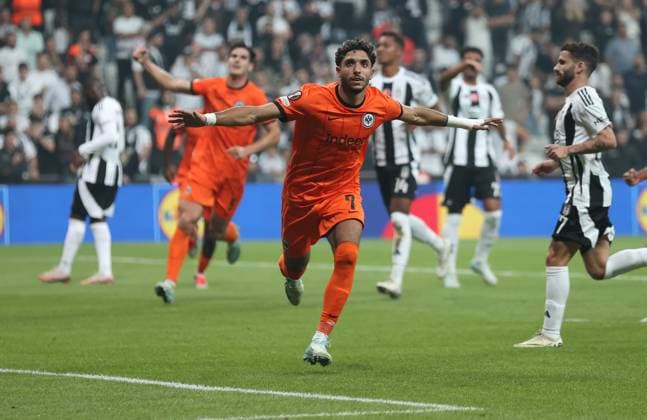 Sport Bilder des Tages 03.10.2024, Fussball UEFA Europa League, Besiktas JK Istanbul - Eintracht Frankfurt, emonline, emspor, v.l., Torjubel zum 0:1 durch Omar Marmoush (Eintracht Frankfurt), Goal celebration, celebrate the goal DFL DFB REGULATIONS PROHIBIT ANY USE OF PHOTOGRAPHS AS IMAGE SEQUENCES AND OR QUASI-VIDEO. xdcx Copyright: HMBxMedia