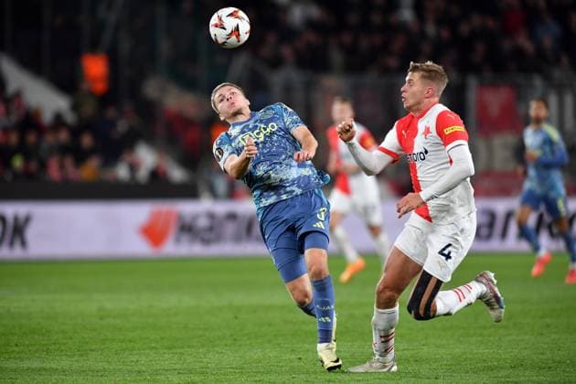 October 3, 2024, Prague, Czech Republic: Slavias DAVID ZIMA (R) duels for the ball with Ajax s ANTON GAAEI (L) at Eden Stadion during Round 2, of the UEFA Europa League, at October 3, 2024, in Prague in the Czech Republic. Prague Czech Republic - ZUMAr156 20241003_aap_r156_009 Copyright: xSlavekxRutax
