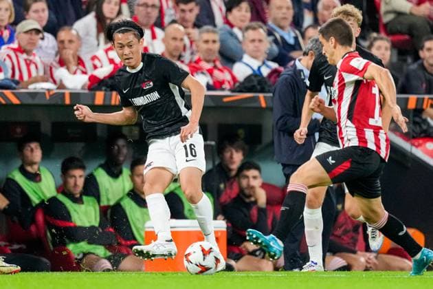 2024-10-03 Athletic Club v AZ - UEFA Europa League 2024 25 League Phase MD2 BILBAO, SPAIN - OCTOBER 3: Seiya Maikuma of AZ Alkmaar kicks the ball during the UEFA Europa League 2024 25 League Phase MD2 match between Athletic Club and AZ at Estadio de San MamÃ s on October 3, 2024 in Bilbao, Spain. Bilbao Estadio de San MamÃ s Spain Content not available for redistribution in The Netherlands directly or indirectly through any third parties. Copyright: xEdxvanxdexPolx
