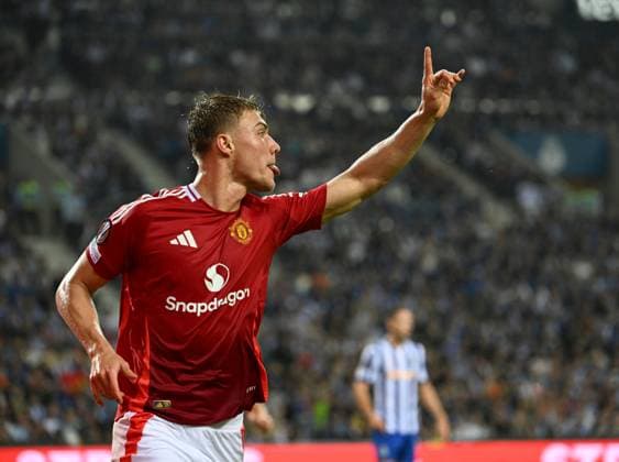 Rasmus Hojlund of Manchester United, ManU celebrates scoring to make it 0-2 Porto v Manchester United, UEFA Europa League, Group Stage, Football, Estadio do Dragao, Porto, Portugal, 03 Oct 2024 EDITORIAL USE ONLY No use with unauthorised audio, video, data, fixture lists, club league logos or live services. Online in-match use limited to 120 images, no video emulation. No use in betting, games or single club league player publications.  Copyright: xZedxJameson Shutterstockx 14750815cx