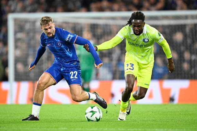 Chelsea FC v KAA Gent : UEFA Conference League LONDON, UNITED KINGDOM - OCTOBER 03 : Dewsbury-Hall Kiernan midfielder of Chelsea FC and Torunarigha Jordan defender of KAA Gent during the UEFA Conference League, League Phase matchday 1 match between Chelsea F.C. and KAA Gent at the Stamford Bridge stadium on October 03, 2024 in London, United Kingdom, 03 10 2024 London United Kingdom  Copyright: xNicoxVereeckenx