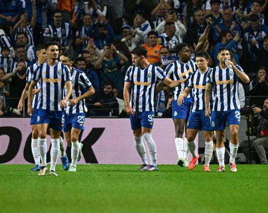 Samu Omorodion of Porto FC celebrates scoring to make it 2-2 Porto v Manchester United, ManU UEFA Europa League, Group Stage, Football, Estadio do Dragao, Porto, Portugal, 03 Oct 2024 EDITORIAL USE ONLY No use with unauthorised audio, video, data, fixture lists, club league logos or live services. Online in-match use limited to 120 images, no video emulation. No use in betting, games or single club league player publications.  Copyright: xZedxJameson Shutterstockx 14750815dy
