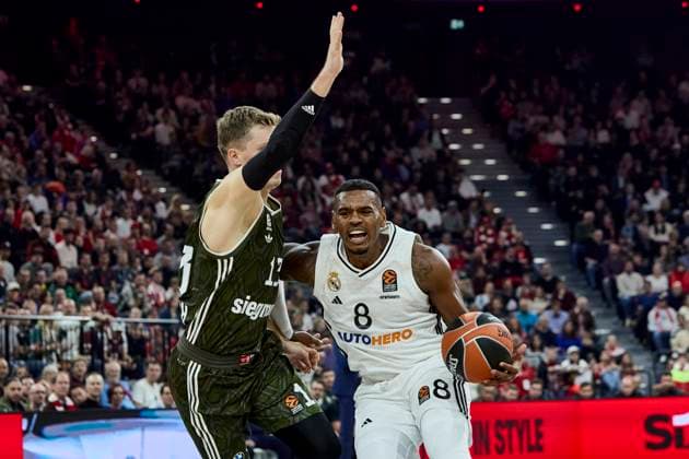 EuroLeague Basketball, FC Bayern Munich vs Real Madrid, München FC Bayern Basketball, Real Madrid, Real Madrid Basketball, 2024-10-03 in München (SAP Garden) RATHAN-MAYES Xavier (Real Madrid RMB08Forward), OBST Andreas (FC Bayern Basketball FCBB13G) sportworld München SAP Garden Bayern Deutschland