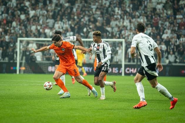 Besiktas vs Eintract Frankfurt UEFA Europa League MD1 Igor Matanovic of Eintract Frankfurt in action during the match. Besiktas and Eintract Frankfurt faced each other in the UEFA Europa League matchday 2, the match took place at Tupras Staidum on October 3, 2024 Istanbul Istanbul Turkey Copyright: xYagizxGurtugx