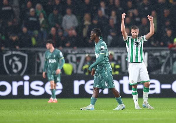 Barnabas Varga of Ferencvaros reacts after his goal is disallowed by VAR Ferencvaros v Tottenham Hotspur, UEFA Europa League, Group Stage, Football, Groupama Arena, Budapest, Hungary, 03 Oct 2024 EDITORIAL USE ONLY No use with unauthorised audio, video, data, fixture lists, club league logos or live services. Online in-match use limited to 120 images, no video emulation. No use in betting, games or single club league player publications. Copyright: xMichaelxZemanek Shutterstockx 14750796bg