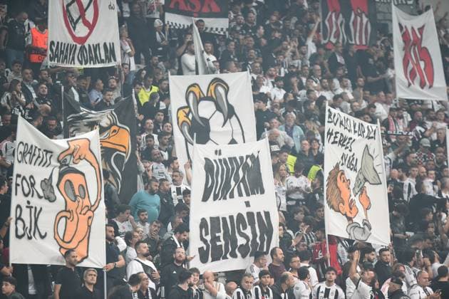 Fans of Besiktas during the UEFA Europa League 2024 25 League Phase MD2 match between Besiktas JK and Eintracht Frankfurt at Tupras Stadium on October 3, 2024 in Istanbul, Turkey. Istanbul Turkey Copyright: xSeskimphotox Besiktas-EFrankfurt-31024 (40)