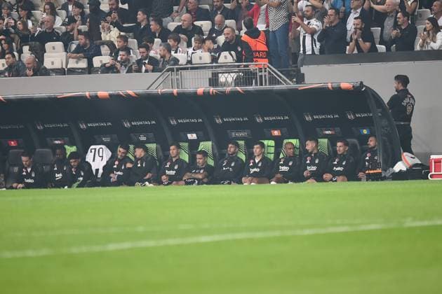 Players of Besiktas sitting on the bench before the UEFA Europa League 2024 25 League Phase MD2 match between Besiktas JK and Eintracht Frankfurt at Tupras Stadium on October 3, 2024 in Istanbul, Turkey. Istanbul Turkey Copyright: xSeskimphotox Besiktas-EFrankfurt-31024 (43)