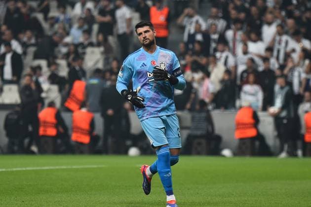 Goalkeeper Ersin Destanoglu of Besiktas during the UEFA Europa League 2024 25 League Phase MD2 match between Besiktas JK and Eintracht Frankfurt at Tupras Stadium on October 3, 2024 in Istanbul, Turkey. Istanbul Turkey Copyright: xSeskimphotox Besiktas-EFrankfurt-31024 (50)