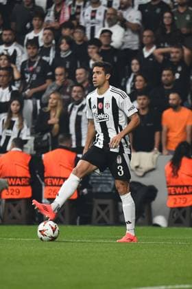 Gabriel Paulista of Besiktas during the UEFA Europa League 2024 25 League Phase MD2 match between Besiktas JK and Eintracht Frankfurt at Tupras Stadium on October 3, 2024 in Istanbul, Turkey. Istanbul Turkey Copyright: xSeskimphotox Besiktas-EFrankfurt-31024 (65)