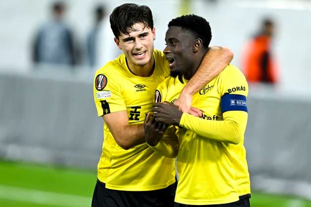 241003 Besfort Zeneli and Michael Baidoo of Elfsborg celebrate after the UEFA Europa League between Elfsborg and Roma on October 3, 2024 in Boras. Photo: Jörgen Jarnberger BILDBYRAN COP 112 JJ0405 fotboll football soccer fotball uefa europa league elfsborg roma bbeng bbauto jubel Copyright: JÖRGENxJARNBERGER BB241003JJ075