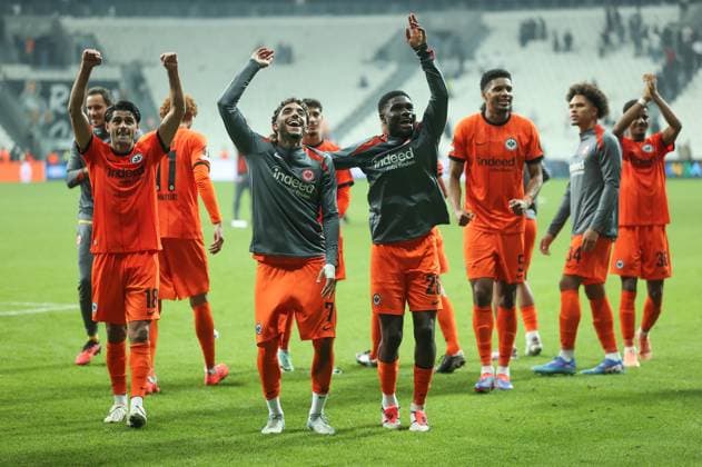 03.10.2024, Fussball UEFA Europa League, Besiktas JK Istanbul - Eintracht Frankfurt, emonline, emspor, v.l., Omar Marmoush (Eintracht Frankfurt), Junior Dina Ebimbe (Eintracht Frankfurt) feiern mit den Fans DFL DFB REGULATIONS PROHIBIT ANY USE OF PHOTOGRAPHS AS IMAGE SEQUENCES AND OR QUASI-VIDEO. xdcx Copyright: HMBxMedia