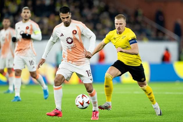 241003 Zeki Celik of Roma and Per Frick of Elfsborg during the UEFA Europa League between Elfsborg and Roma on October 3, 2024 in Boras. Photo: Jörgen Jarnberger BILDBYRAN COP 112 JJ0405 fotboll football soccer fotball uefa europa league elfsborg roma bbeng Copyright: JÖRGENxJARNBERGER BB241003JJ094