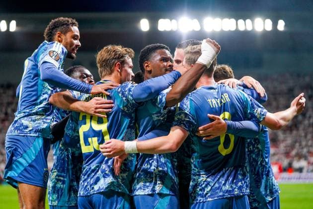 Sport Bilder des Tages PRAGUE, 03-10-2024 , Eden Arena, football, UEFA Europa League, season 2024 2025, Match between Slavia Praag and Ajax , Ajax celebrating the goal of Ajax player Branco van den Boomen Slavia Praag - Ajax  x26384751x Copyright: