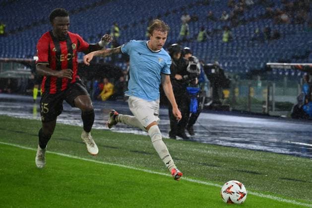 Youssouf Ndayishimiye of O.G.C. Nice and Nicolo Rovella of S.S. Lazio in action during the UEFA Europa League 2024 25 League Phase MD2 match between S.S. Lazio and O.G.C. Nice at Olympic Stadium on October 3, 2024 in Rome, Italy.  Copyright: xDomenicoxCippitelli IPAxSportx x xx IPA_50309894 IPA_Agency_IPA50309894