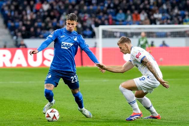 v.li.: Adam Hlozek (Hoffenheim, 23), Volodymyr Brazhko (FC Dynamo Kyiv, 6), Zweikampf, Spielszene, Duell, duel, tackle, tackling, Dynamik, Action, Aktion, 03.10.2024, Sinsheim (Deutschland), Fussball, UEFA Europa League, Gruppenphase, TSG 1899 Hoffenheim - Dynamo Kiew, 03.10.2024, Sinsheim (Deutschland), Fussball, UEFA Europa League, Gruppenphase, TSG 1899 Hoffenheim - Dynamo Kiew, DFB DFL REGULATIONS PROHIBIT ANY USE OF PHOTOGRAPHS AS IMAGE SEQUENCES AND OR QUASI-VIDEO.
