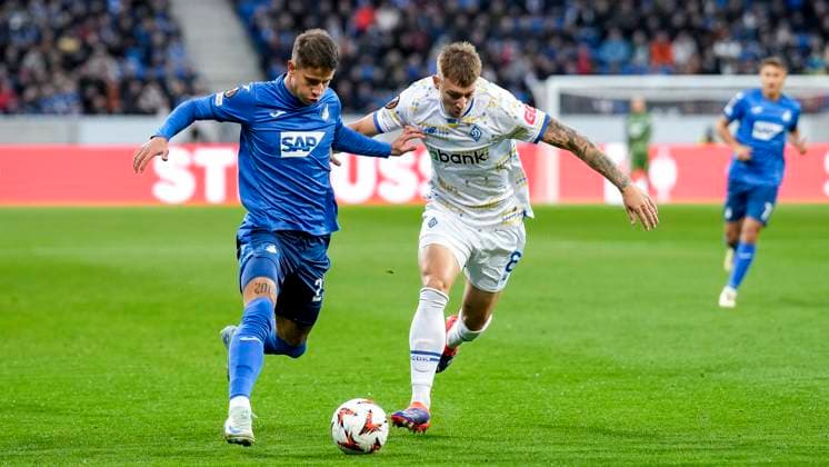 v.li.: Adam Hlozek (Hoffenheim, 23), Volodymyr Brazhko (FC Dynamo Kyiv, 6), Zweikampf, Spielszene, Duell, duel, tackle, tackling, Dynamik, Action, Aktion, 03.10.2024, Sinsheim (Deutschland), Fussball, UEFA Europa League, Gruppenphase, TSG 1899 Hoffenheim - Dynamo Kiew, 03.10.2024, Sinsheim (Deutschland), Fussball, UEFA Europa League, Gruppenphase, TSG 1899 Hoffenheim - Dynamo Kiew, DFB DFL REGULATIONS PROHIBIT ANY USE OF PHOTOGRAPHS AS IMAGE SEQUENCES AND OR QUASI-VIDEO.