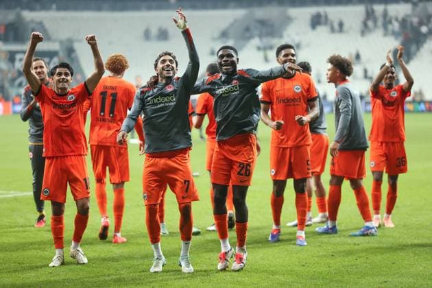 Bilder des Jahres 2024, Sport 10 Oktober Sport Themen der Woche KW40 Sport Bilder des Tages 03.10.2024, Fussball UEFA Europa League, Besiktas JK Istanbul - Eintracht Frankfurt, emonline, emspor, v.l., Omar Marmoush (Eintracht Frankfurt), Junior Dina Ebimbe (Eintracht Frankfurt) feiern mit den Fans DFL DFB REGULATIONS PROHIBIT ANY USE OF PHOTOGRAPHS AS IMAGE SEQUENCES AND OR QUASI-VIDEO. xdcx *** 03 10 2024, Football UEFA Europa League, Besiktas JK Istanbul Eintracht Frankfurt, emonline, emspor, v l , Omar Marmoush Eintracht Frankfurt , Junior Dina Ebimbe Eintracht Frankfurt celebrate with the fans DFL DFB REGULATIONS PROHIBIT ANY USE OF PHOTOGRAPHS AS IMAGE SEQUENCES AND OR QUASI VIDEO xdcx Copyright: HMBxMedia