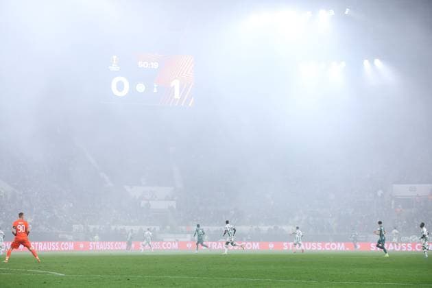A general view of stadium filled with smoke from flares Ferencvaros v Tottenham Hotspur, UEFA Europa League, Group Stage, Football, Groupama Arena, Budapest, Hungary, 03 Oct 2024 EDITORIAL USE ONLY No use with unauthorised audio, video, data, fixture lists, club league logos or live services. Online in-match use limited to 120 images, no video emulation. No use in betting, games or single club league player publications. Copyright: xMichaelxZemanek Shutterstockx 14750796co