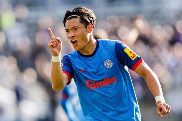 Kiel, 29. September 2024 - Fußball, 1. Bundesliga 2024 25, Holstein Kiel - Eintracht Frankfurt: Shuto Machino (Holstein Kiel, 18) bejubelt ungültigen Treffer DFL REGULATIONS PROHIBIT ANY USE OF PHOTOGRAPHS AS IMAGE SEQUENCES AND OR QUASI-VIDEO.
