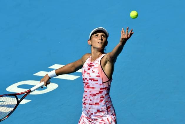 (241004) -- HONG KONG, Oct. 4, 2024 -- Varvara Gracheva hits a return during the women s singles quarterfinal match between Varvara Gracheva of France and Suzan Lamens of the Netherlands at WTA, Tennis Damen Hong Kong 125 Open tennis tournament in Hong Kong, south China, Oct. 4, 2024. (Photo by Xinhua) (SP)CHINA-HONG KONG-TENNIS-WTA 125-WOMEN S SINGLES(CN) LoxPingxFai 