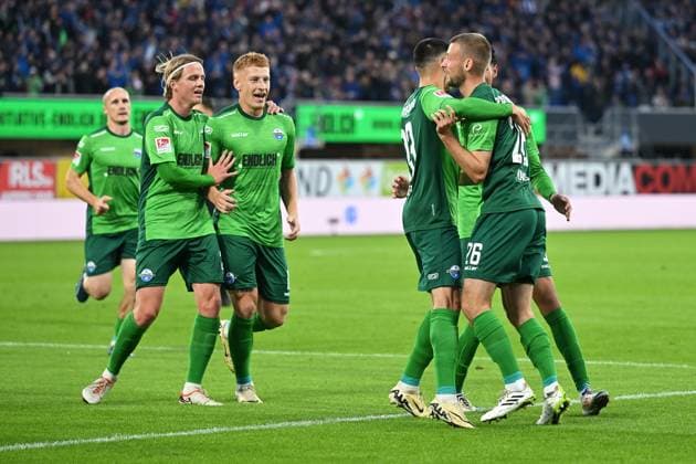 Paderborn, Home Deluxe Arena, 04.10.24, GER, Herren, 2.Bundesliga, Saison 2024-2025, SC Paderborn 07 - SSV Jahn Regensburg Bild: Sebastian KLAAS (Paderborn) jubelt nach seinem Tor zum 1:0 Only for editorial use! DFL regulations prohibit any use of photographs as image sequences and or quasi-video. NRW Deutschland