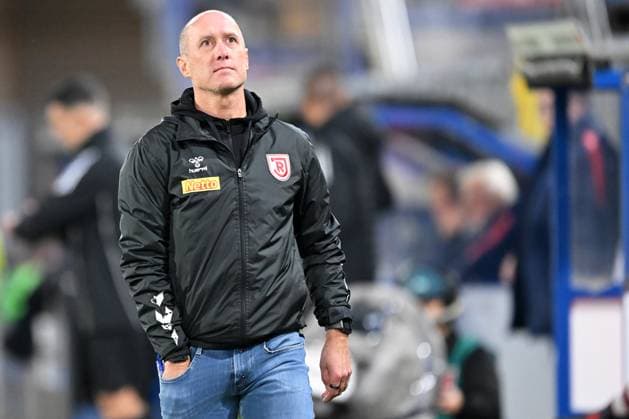 Paderborn, Home Deluxe Arena, 04.10.24, GER, Herren, 2.Bundesliga, Saison 2024-2025, SC Paderborn 07 - SSV Jahn Regensburg Bild: Trainer Jo ENOCHS (Regensburg) Only for editorial use! DFL regulations prohibit any use of photographs as image sequences and or quasi-video. NRW Deutschland