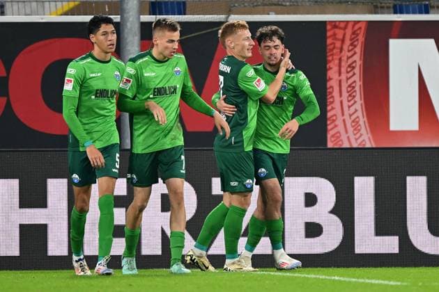 Paderborn, Home Deluxe Arena, 04.10.24, GER, Herren, 2.Bundesliga, Saison 2024-2025, SC Paderborn 07 - SSV Jahn Regensburg Bild: Aaron ZEHNTER (Paderborn) jubelt nach seinem Tor zum 2:0 Only for editorial use! DFL regulations prohibit any use of photographs as image sequences and or quasi-video. NRW Deutschland