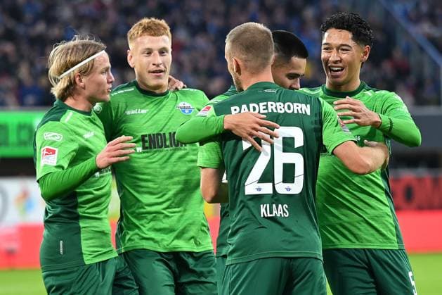 Paderborn, Home Deluxe Arena, 04.10.24, GER, Herren, 2.Bundesliga, Saison 2024-2025, SC Paderborn 07 - SSV Jahn Regensburg Bild: Sebastian KLAAS (Paderborn) jubelt nach seinem Tor zum 1:0 Only for editorial use! DFL regulations prohibit any use of photographs as image sequences and or quasi-video. NRW Deutschland
