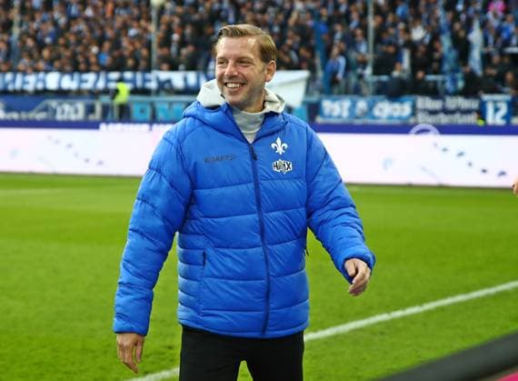 04.10.2024, xmohx, Fussball 2.Bundesliga, Karlsruher SC - SV Darmstadt 98 emspor, v.l. Trainer Florian Kohfeldt (Darmstadt) (DFL DFB REGULATIONS PROHIBIT ANY USE OF PHOTOGRAPHS as IMAGE SEQUENCES and or QUASI-VIDEO) Karlsruhe