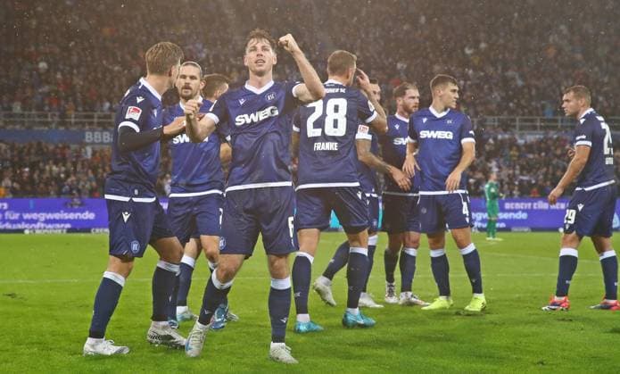 04.10.2024, xmohx, Fussball 2.Bundesliga, Karlsruher SC - SV Darmstadt 98 emspor, v.l. Dzenis Burnic (Karslruhe) bejubelt das 1-0 (DFL DFB REGULATIONS PROHIBIT ANY USE OF PHOTOGRAPHS as IMAGE SEQUENCES and or QUASI-VIDEO) Karlsruhe