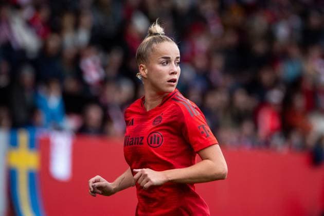 Giulia Gwinn (FC Bayern Muenchen, 07), GER, FC Bayern Muenchen vs 1. FC Koeln, Fussball Google Pixel Frauen Bundesliga, 5. Spieltag, Saison 2024 2025, 05.10.2024 DFB regulations prohibit any use of photographs as image sequences and or quasi-video GER, FC Bayern Muenchen vs 1. FC Koeln, Fussball Google Pixel Frauen Bundesliga, 5. Spieltag, Saison 2024 2025, 05.10.2024 Muenchen Copyright: xEibner-Pressefoto Memmlerx EP_MMR