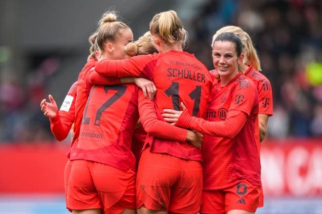 Fußball, Google Pixel Frauen Bundesliga, 20241005, FC Bayern München - 1. FC Köln. Im Bild Bayern Torjubel bejubelt Jubel Tor 1:0. München FC Bayern Campus Bayern Deutschland Copyright: Passion2Press MarkusxFischerx