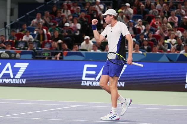 (241005) -- SHANGHAI, Oct. 5, 2024 -- Alex Michelsen celebrates scoring during the men s singles round of 64 match between Alex Michelsen of the United States and Novak Djokovic of Serbia at the ATP, Tennis Herren World Tour Shanghai Masters tennis tournament in Shanghai, east China, Oct. 5, 2024. ) (SP)CHINA-SHANGHAI-TENNIS-ATP TOUR-SHANGHAI MASTERS(CN) WangxXiang 